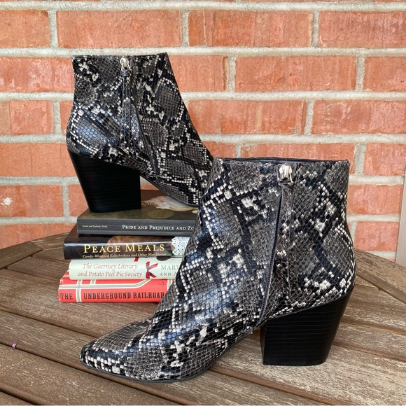 EUC Dolce Vita Grey & Black Snake Print Block Heel Booties Size 9 - Picture 2 of 9